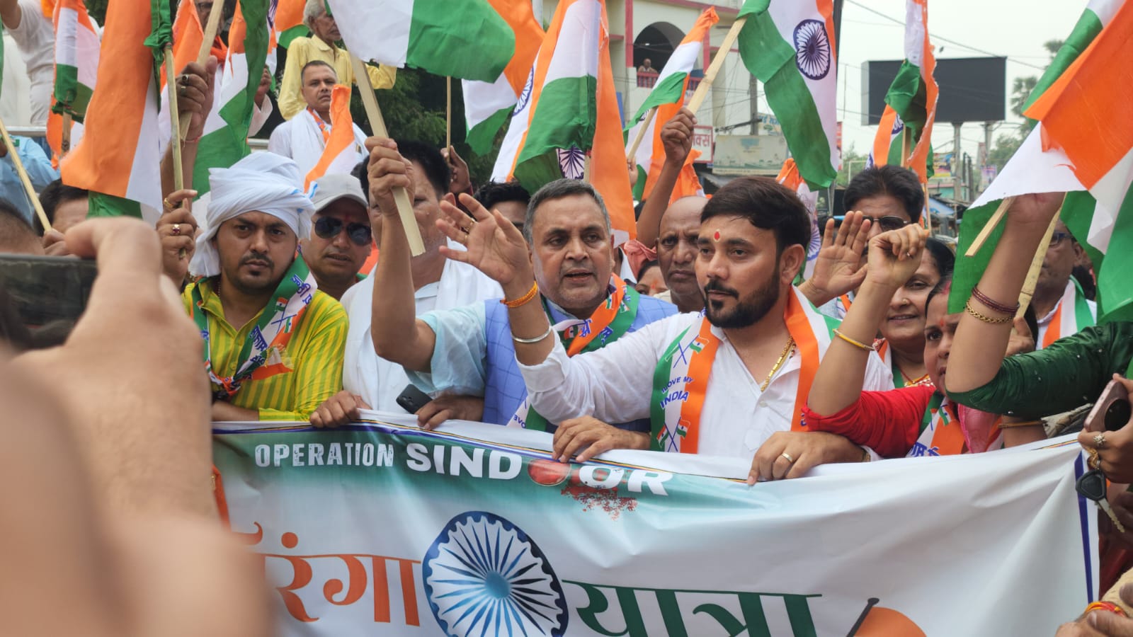 ऑपरेशन सिंदूर की कामयाबी पर शहर में निकला तिरंगा यात्रा