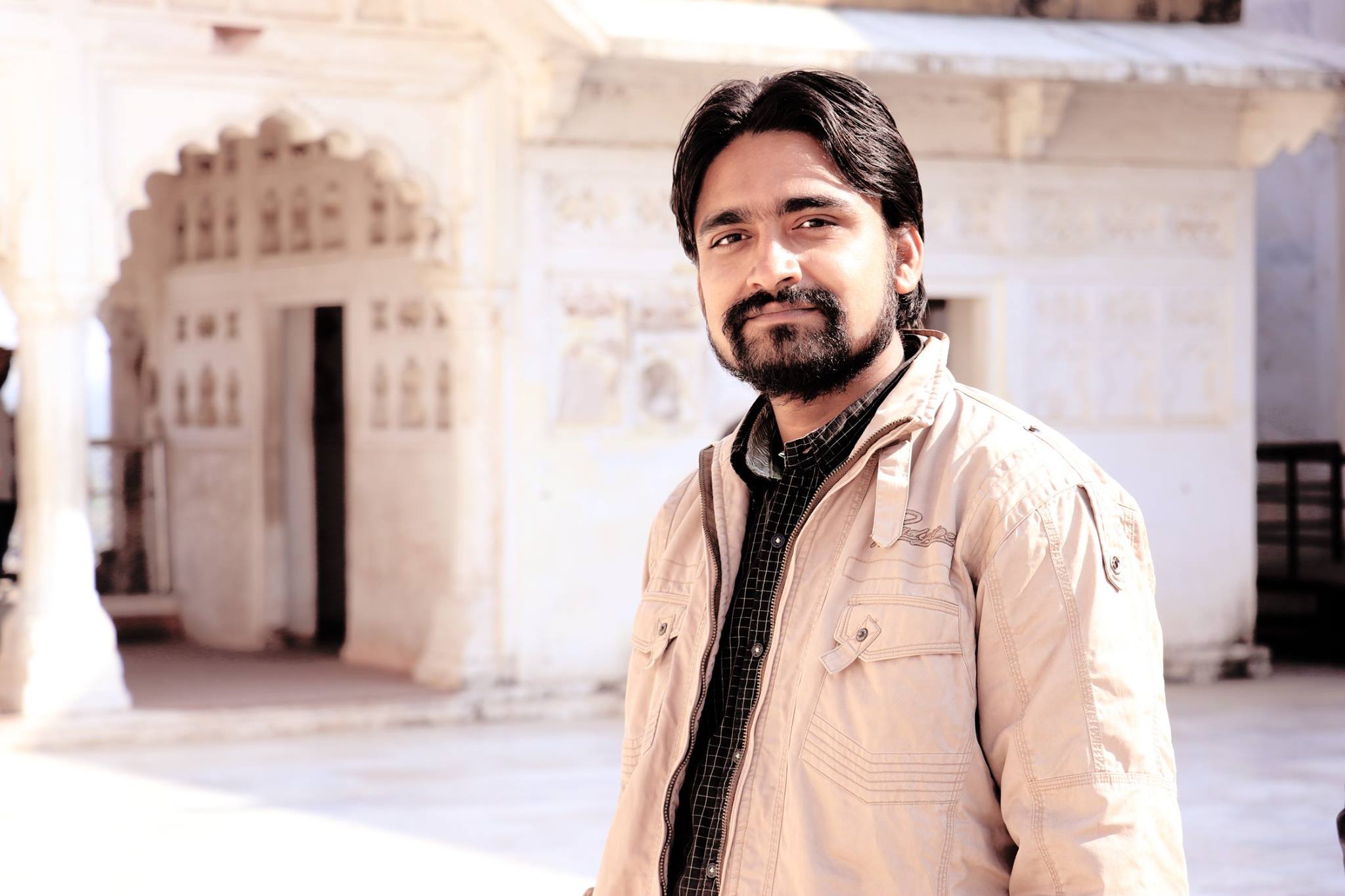 परमानंद झा से प्रेरणा: स्टार्टअप्स के लिए मौर्या होस्टिंग के संस्थापक की सीख