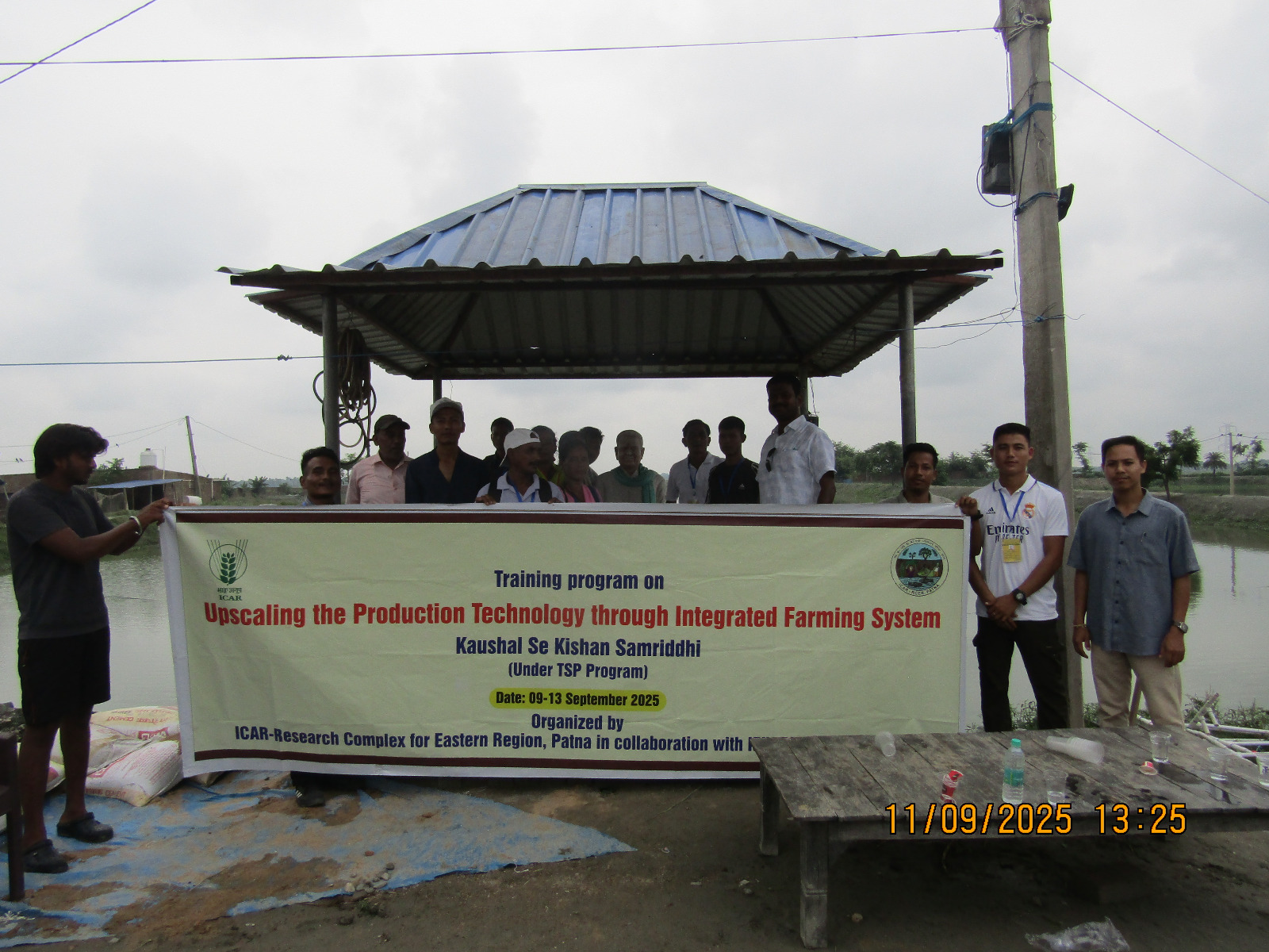 प्रक्षेत्र भ्रमण द्वारा समेकित कृषि प्रणाली को बढ़ावा : किसानों ने सीखे आत्मनिर्भरता के गुर