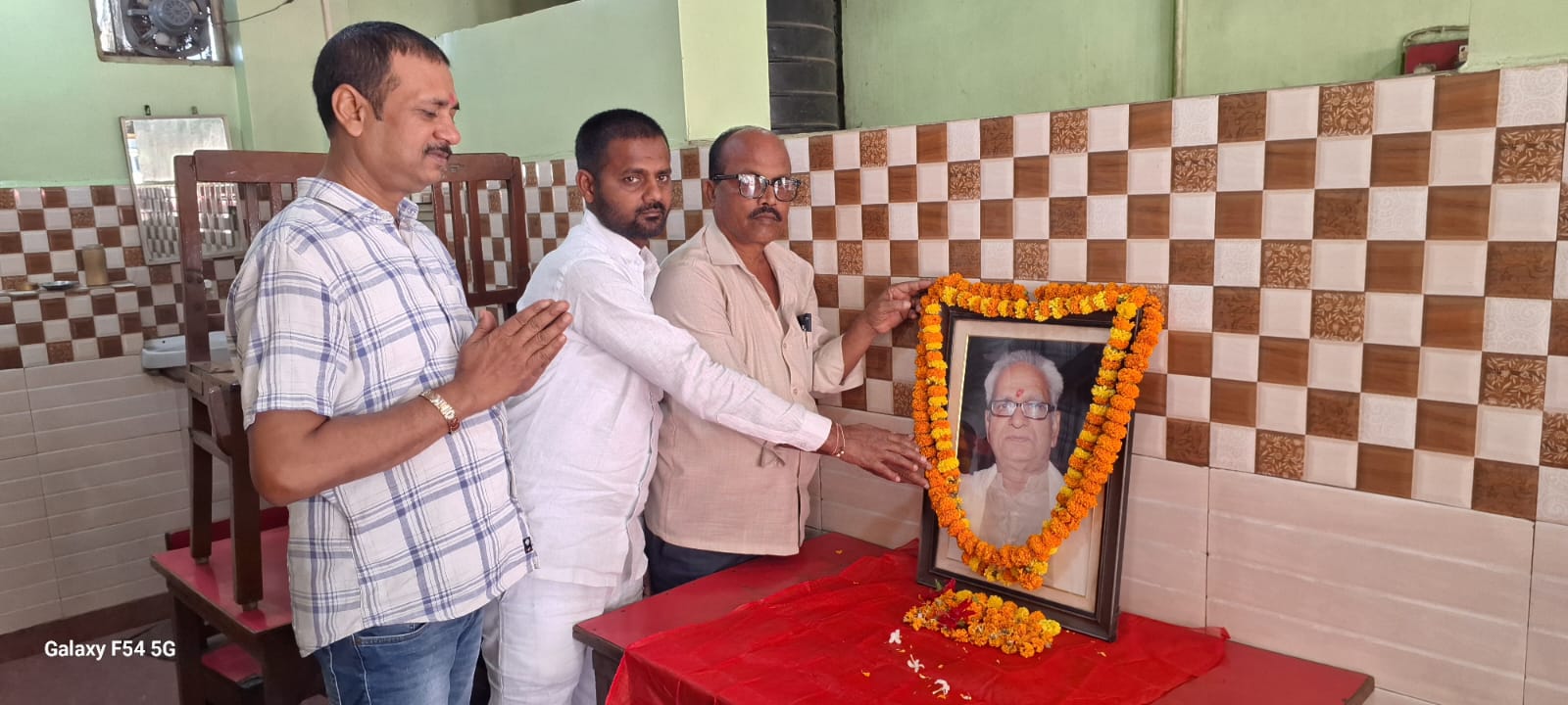 अमीर चंद प्रसाद की आठवीं पुण्यतिथि मनाई गई, मुन्ना कुशवाहा बोले– वे हमारी कला विरासत थे