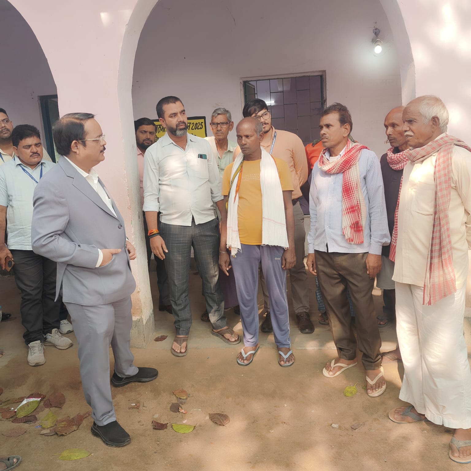 डेहरी विधानसभा क्षेत्र में 333 बूथों की ईवीएम कमिशनिंग पूर्ण, प्रशासन ने पूरी की तैयारियां