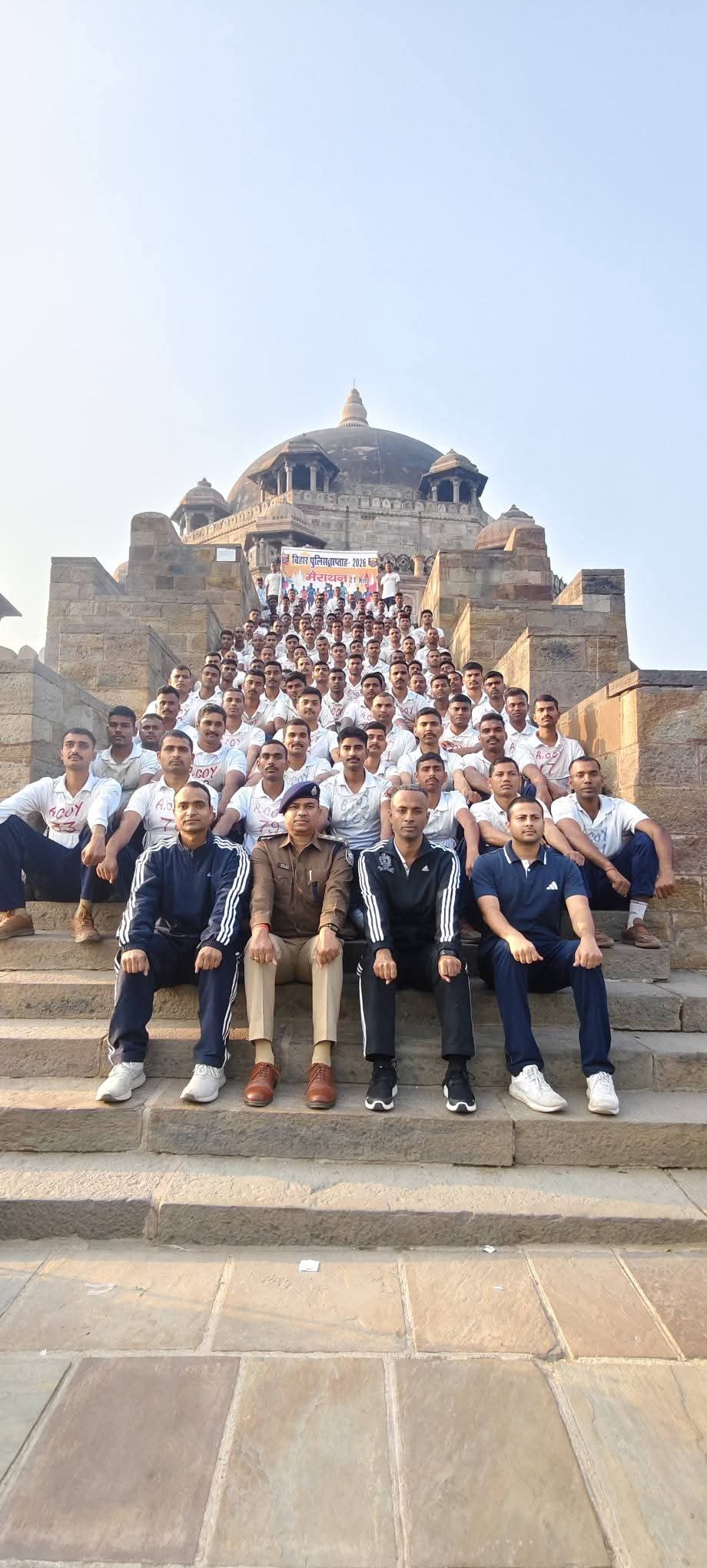 बिहार पुलिस सप्ताह में रोहतास में मिनी मैराथन, एसपी रौशन कुमार ने युवाओं संग लगाई दौड़