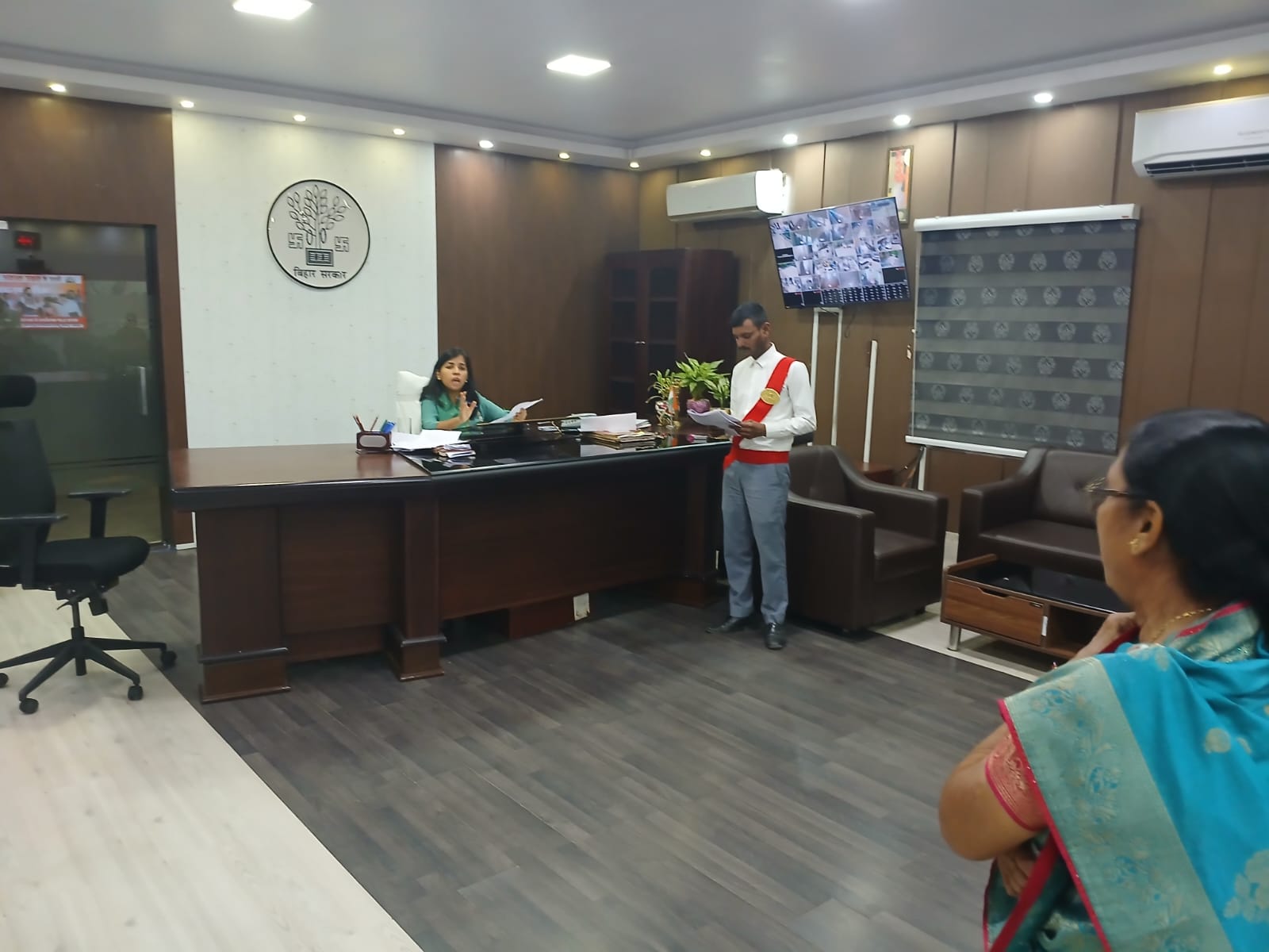 रोहतास में प्रशासन सख्त: जनसुनवाई में तुरंत एक्शन, लू के बीच DM उदिता सिंह का निर्देश—एक हफ्ते में जल योजनाएं चालू