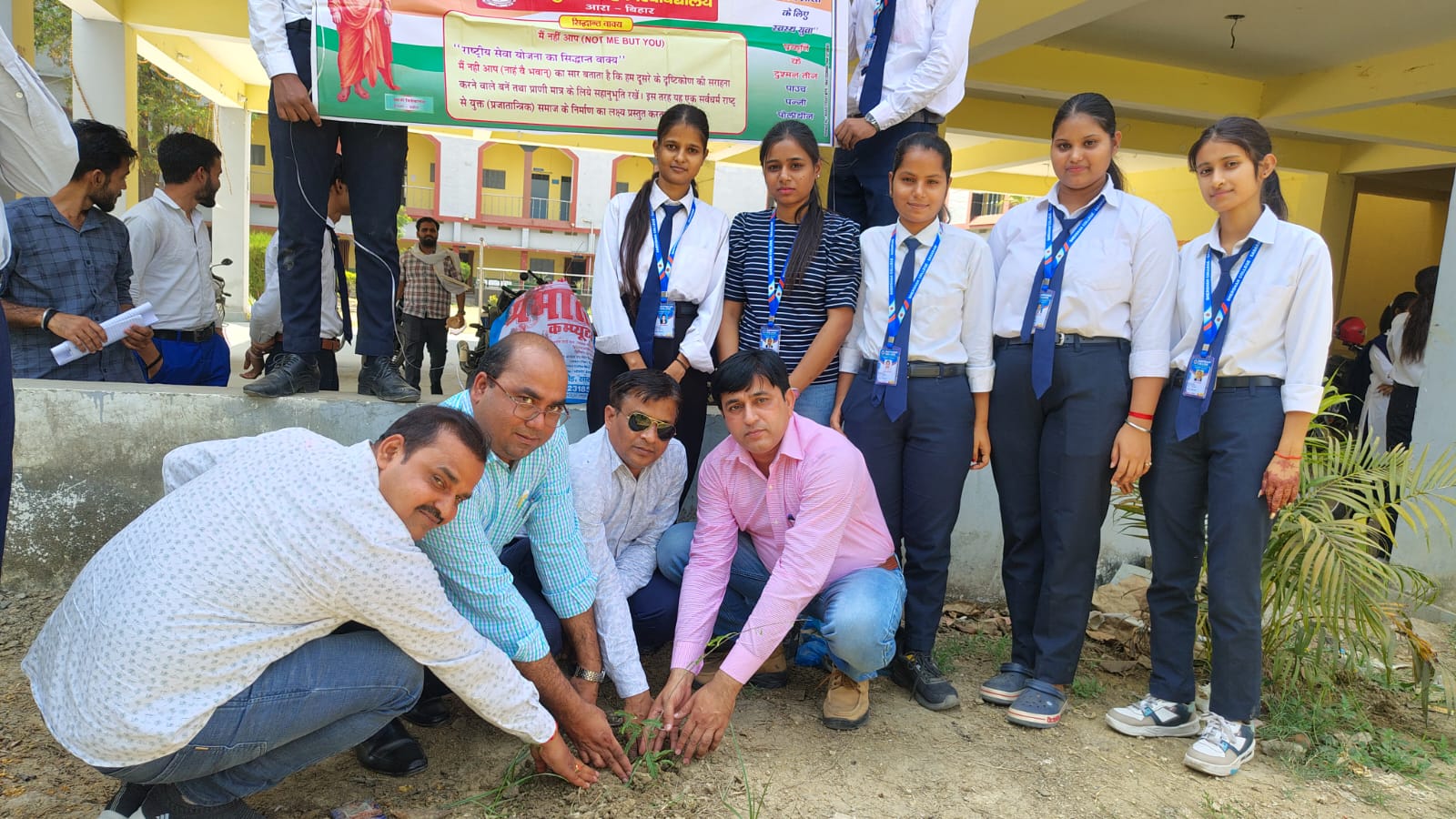 पृथ्वी दिवस पर जागरूकता की पहल, एनएसएस  के तहत वृक्षारोपण व संगोष्ठी आयोजित