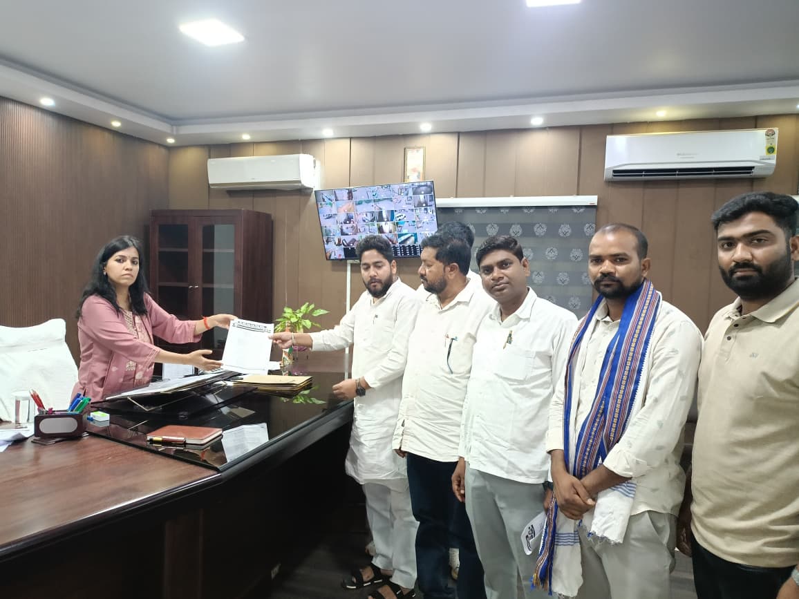 पीएनसी लापरवाही पर भीम आर्मी का प्रदर्शन, डीएम को ज्ञापन