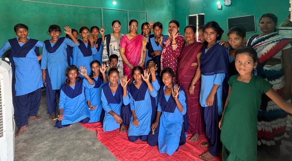 कोईलवर में स्वच्छता एवं मेहंदी प्रतियोगिता, स्वस्थ जीवनशैली अपनाने का दिया गया संदेश