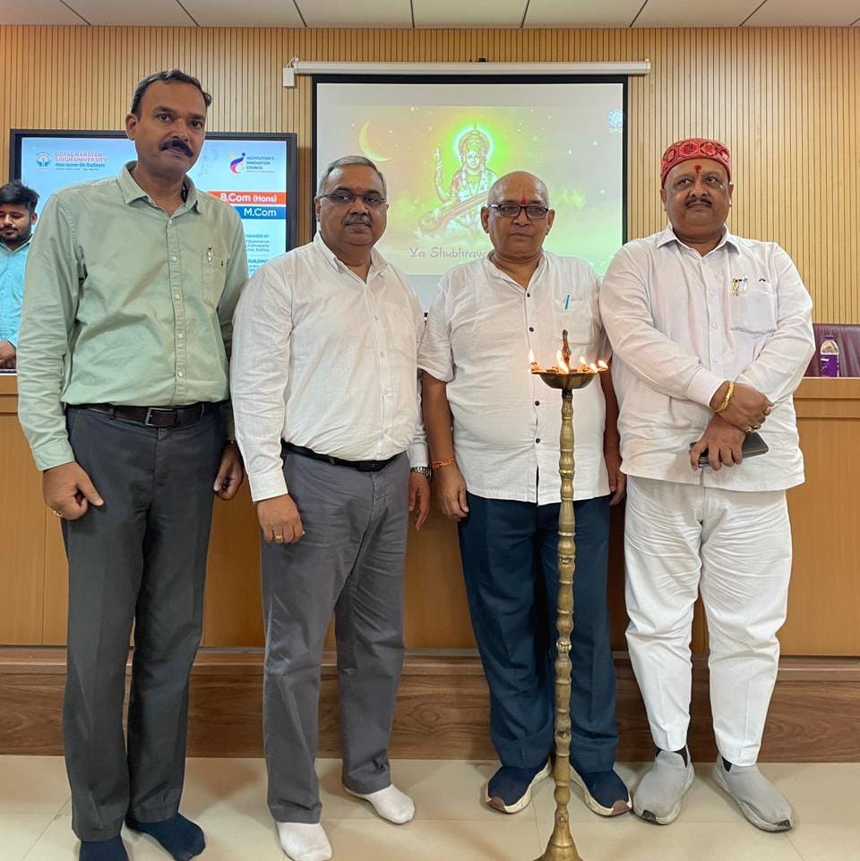 कॉमर्स विद्यार्थियों के लिए रोजगार एवं करियर की व्यापक संभावनाएं : वक्ता